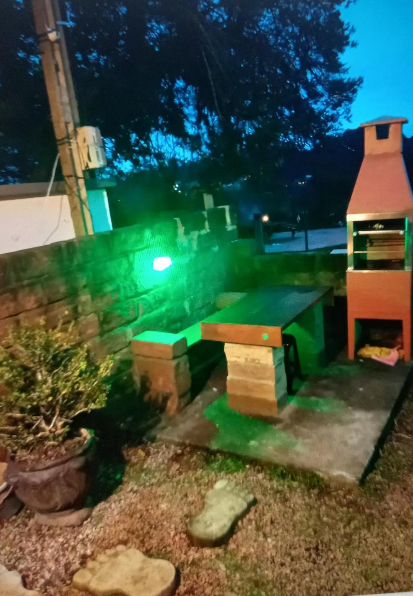 Pequena Pousada Pernottare Estacionamento Frente E Lado Publico Privado Gramado Exterior photo